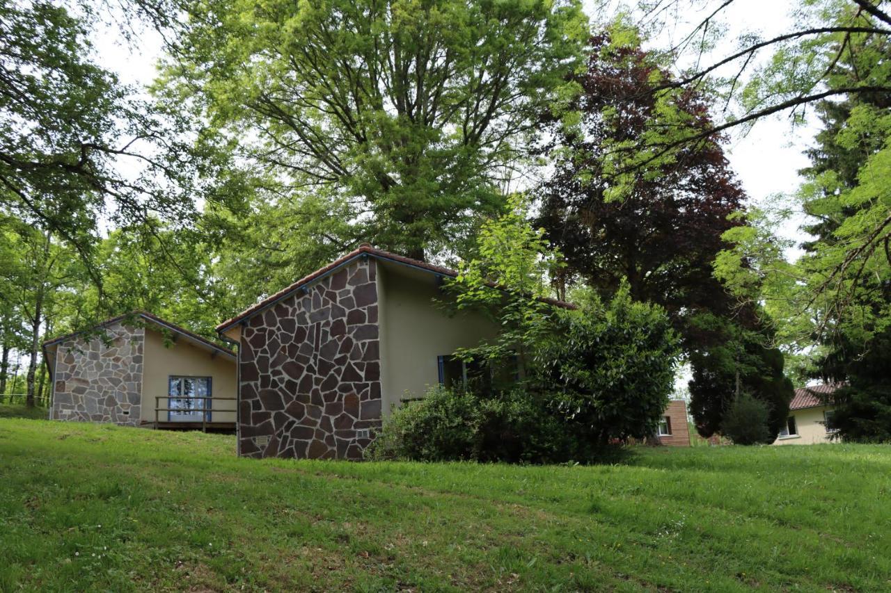 Manot Vacances - Gites En Bord De Vienne Kültér fotó